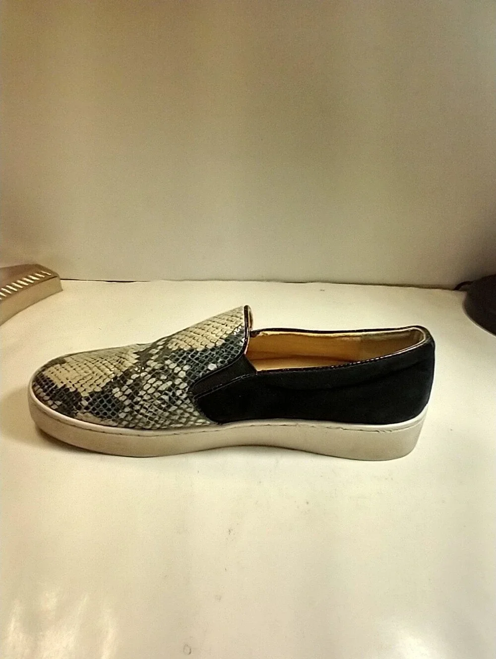 Vionic Midi Snake Print Slip On Sneakers Shoes Women's sz 7.5.